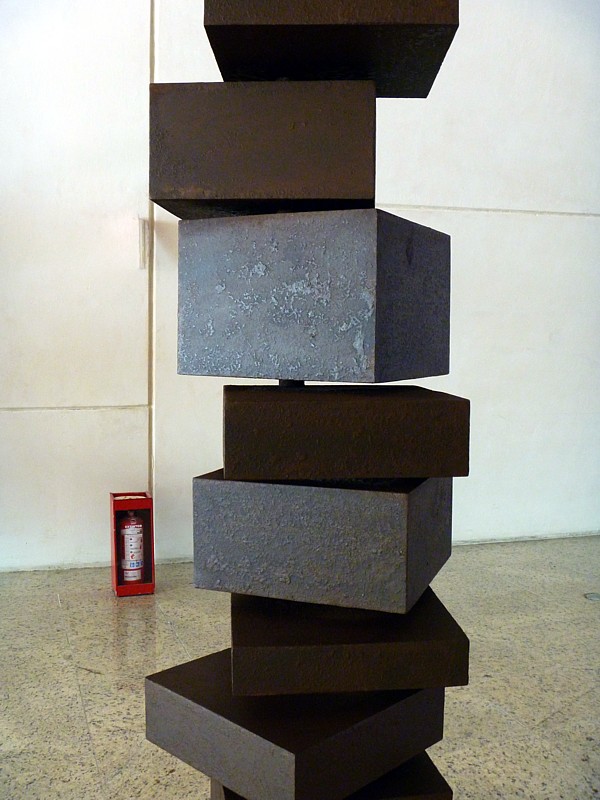 sculpture cubique