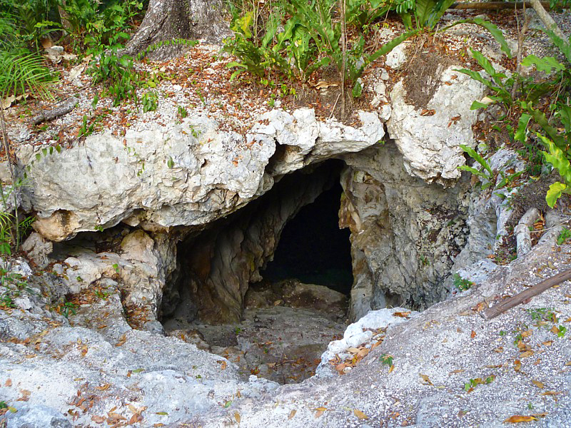 le cenote au fond de la grotte