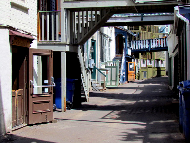 enfilade sur la rue sous le cap