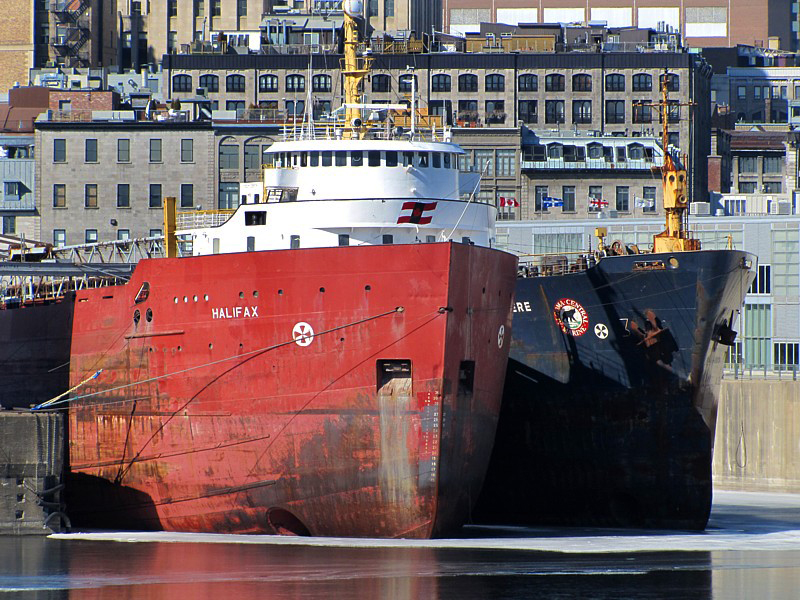 le Halifax au port de Montral