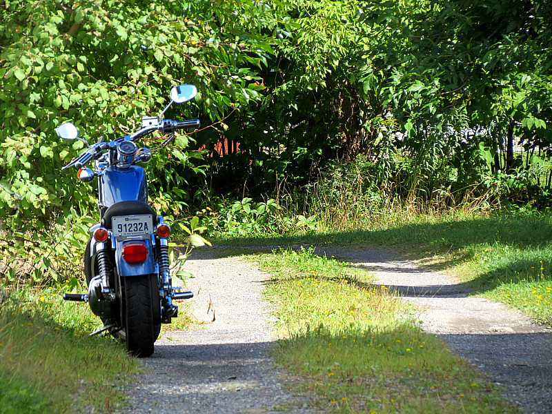 la moto du bout de l'alle