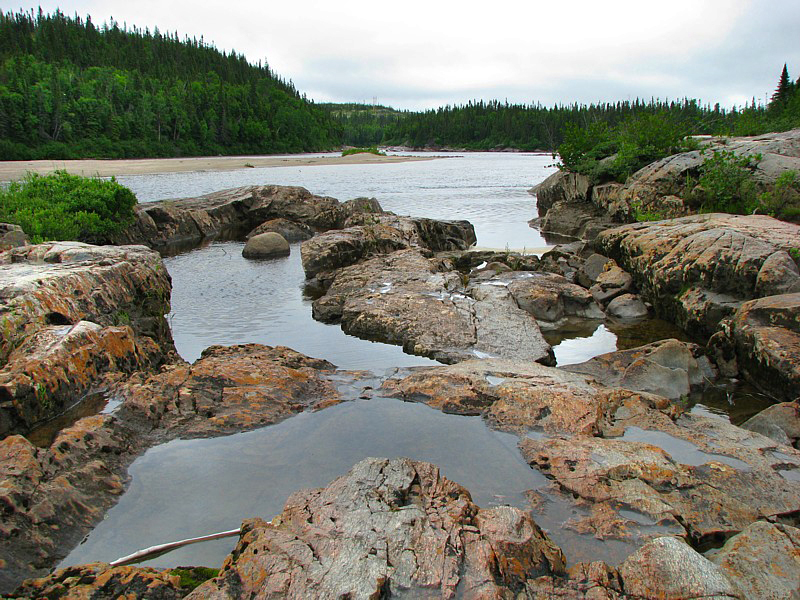 l'amont de la chute Mingan