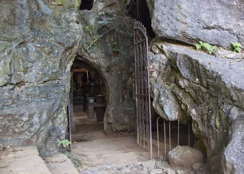 Chua Bich Dong - Tam Coc