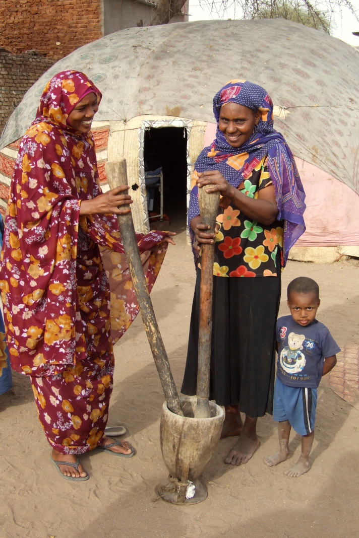 Women from Umm Bororo tribe