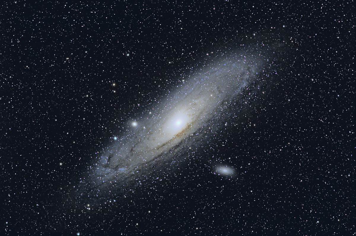 M31 by 400mm lens on Canon 40D