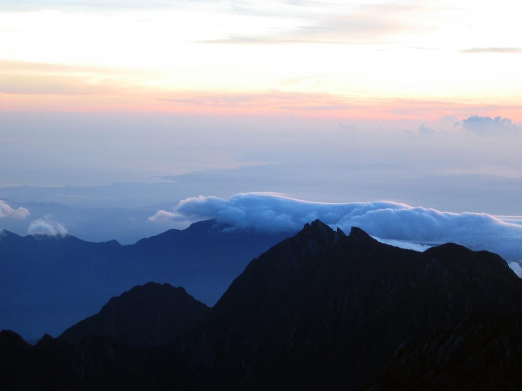 6.00am view from Summit Plateau