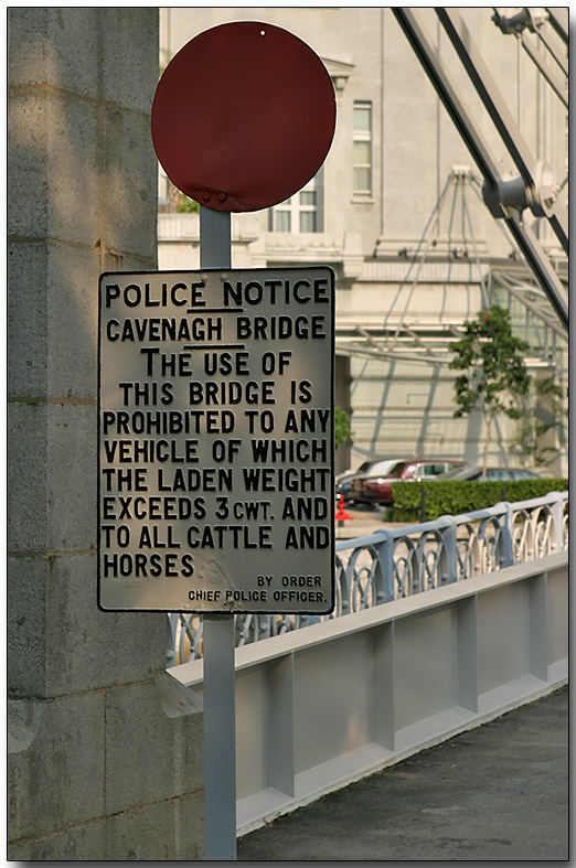 Cavenagh Bridge