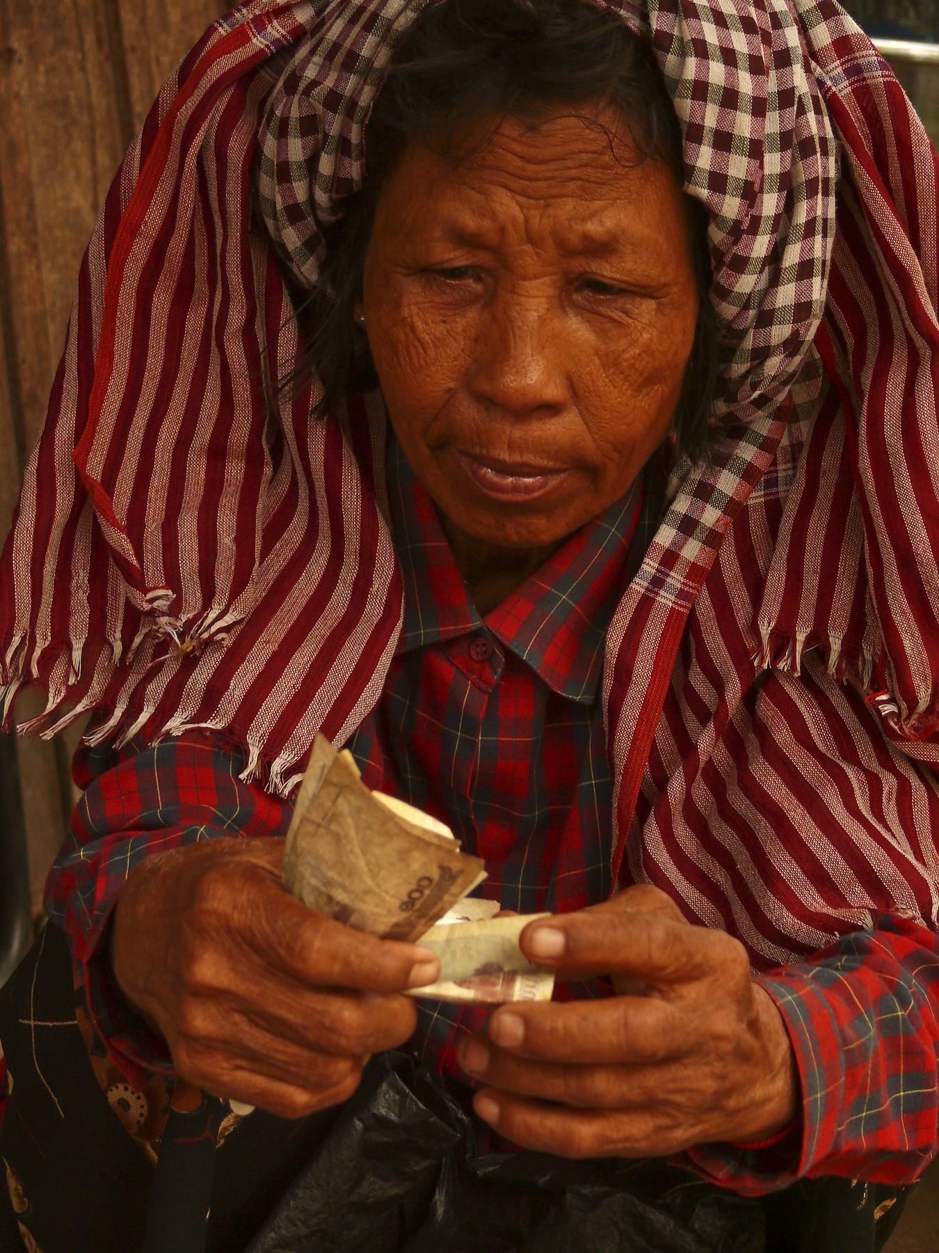 Counting money.jpg