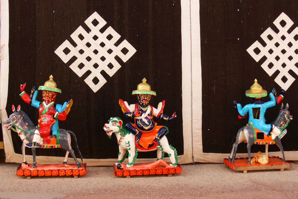 Figurines