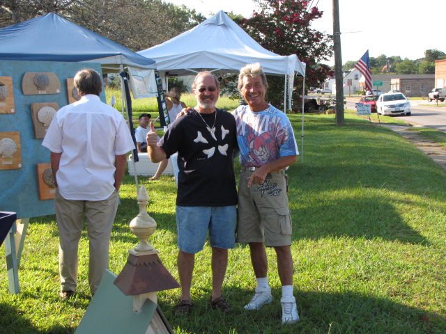 Labor Day 2009 - the Artist (right) and the Thumbs Up from a Friend