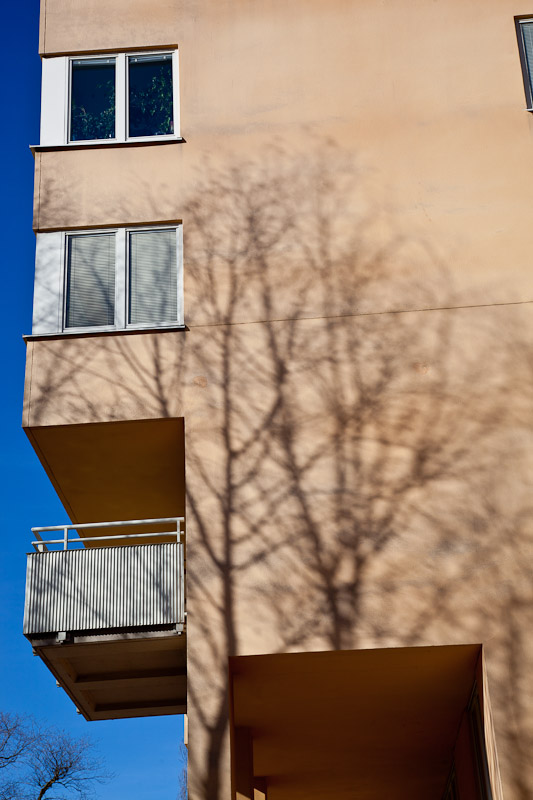 Hanging balcony