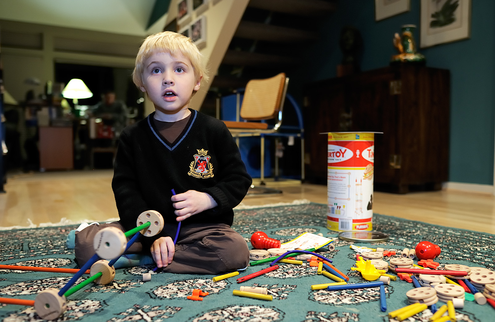 Phil playing with TinkerToys 01