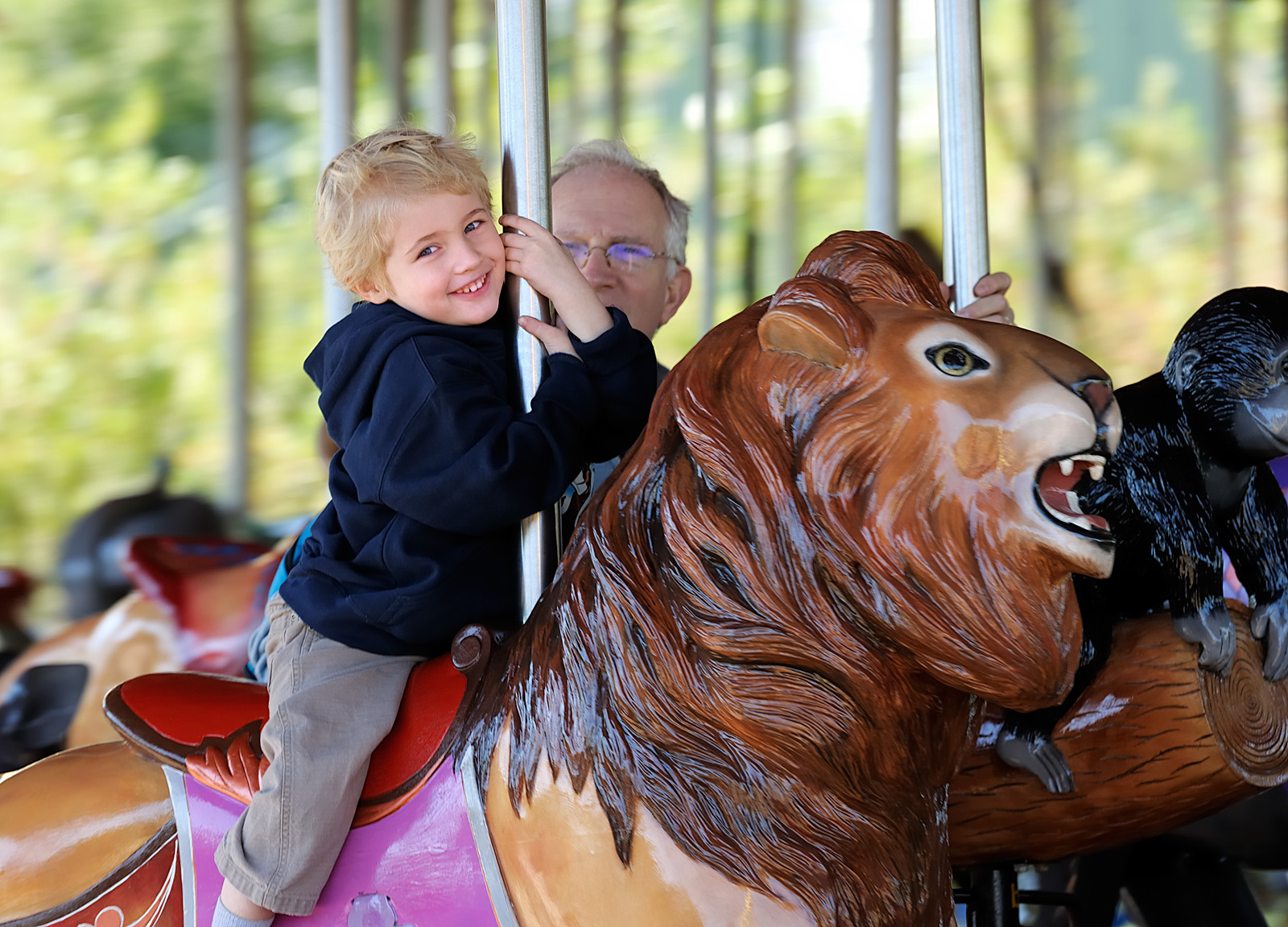 Phil Zoo Merry Go Round 02