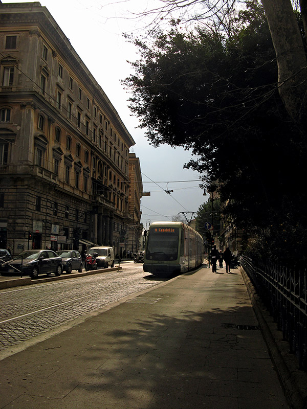 The streetcar on Via Arenula7319