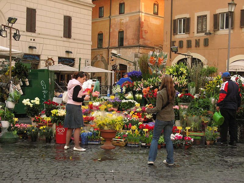 Flower vendor on Campo de' Fiori7333a