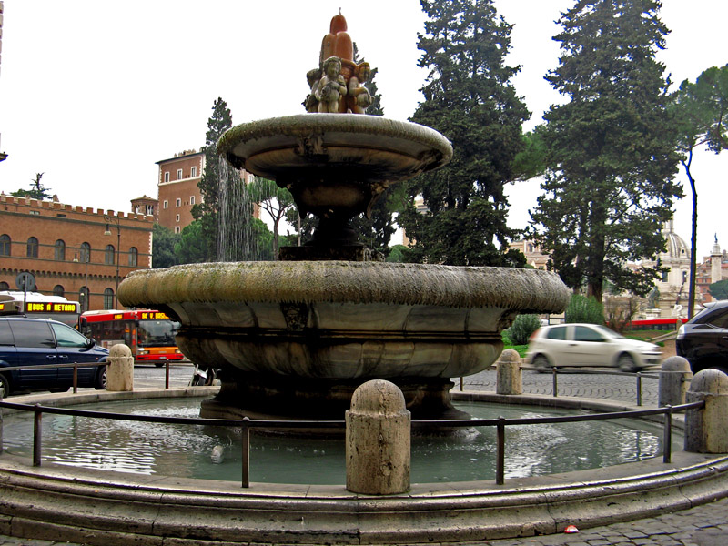 Fountain on Via San Venanzio7438