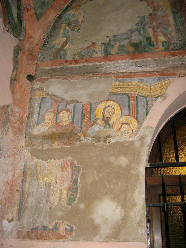 Chapel wall wiith fresco7274a