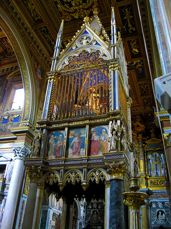 The Papal AltarSan Giovanni in Laterano9438