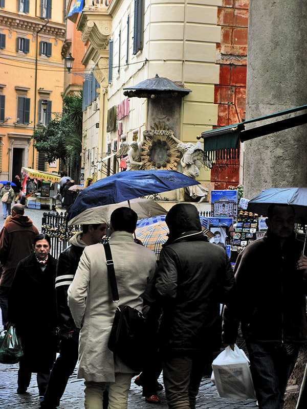 Umbrellas on Via d. LavatoreNear Piazza Trevi9687
