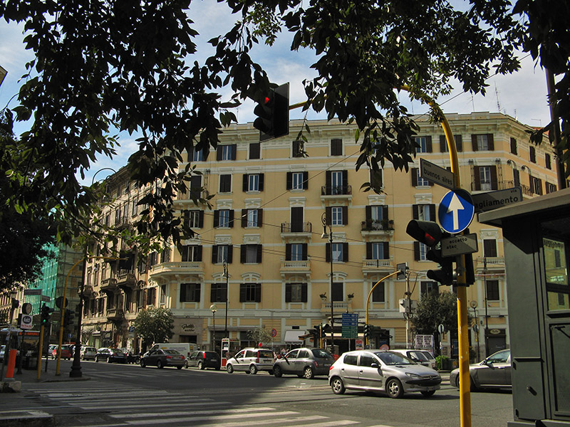 Apartments on Piazza Buenos Aires9915