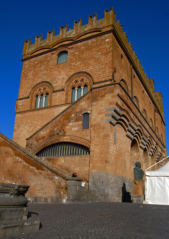 The Palazzo del  Popolo<br />4320