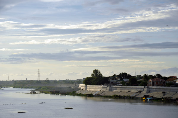 River at Laoag, looking west from the bridge