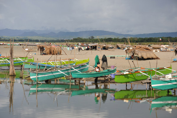 Fishing boats and sand bar, Laoag River, La Paz