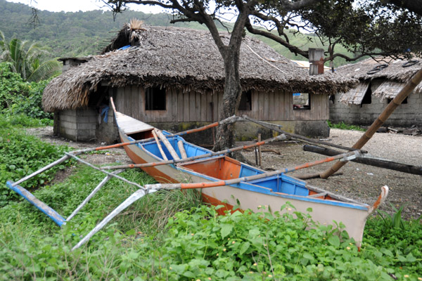 Fisherman's hut and boat along the Blue Lagoon Road, Pagudpud