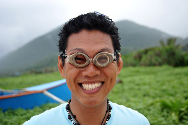 Dennis modeling the Filipino goggles