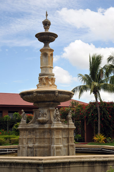Fountain garden, Fort Ilocandia Resort
