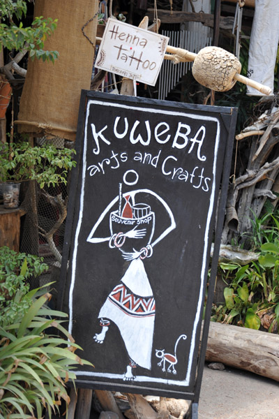 Kuweba Arts & Crafts, Coron Town