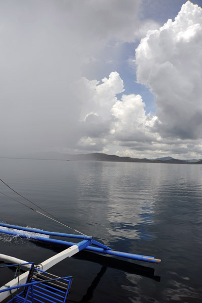 A tropical shower, Coron Bay