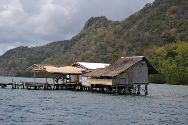 Commercial pearl farm west of Sangat Island, Coron Bay