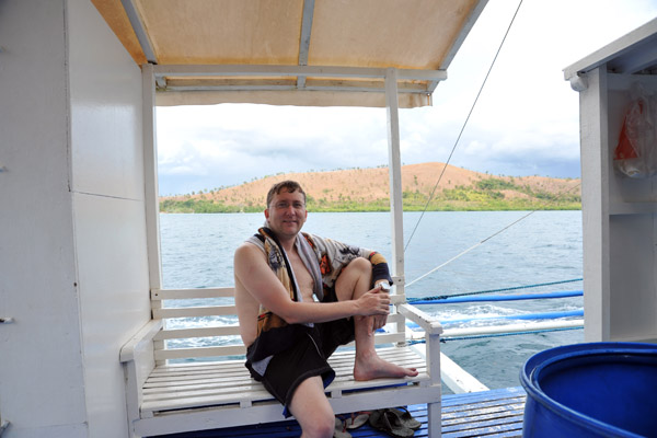 Crusing to the third divesite of the day, Tangat Gunboat