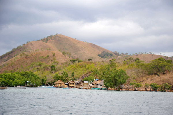 Passing by the village on the western tip of Uson Island on the cruise back to Coron