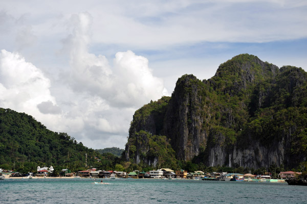 Cliffs of El Nido seen from the water