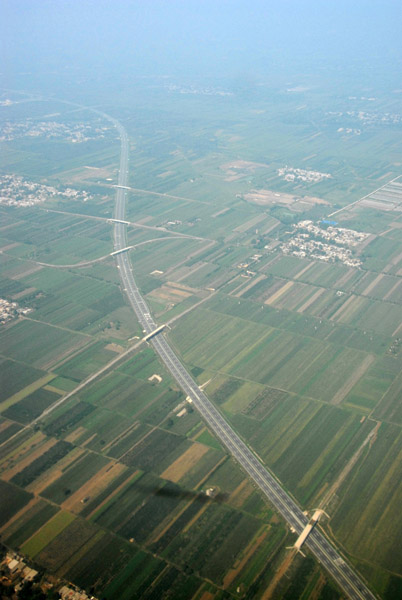 New highway leading northwest from Xi'an