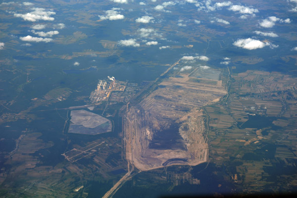 Bełchatw Power Station and Coal Mine, Poland - 30.1 million tonnes of CO2 per year