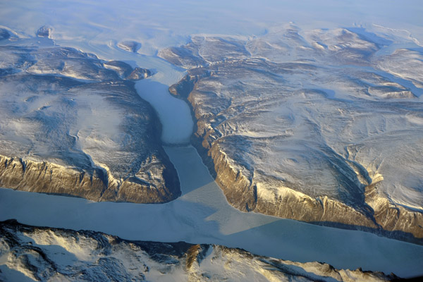 Glacier entering the fjord east of Thule, Greenland (N77 06.8/W066 20.5)