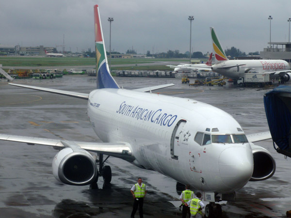 South African Airways Cargo B737-300 (ZS-SBB) at Lagos (DNMM)
