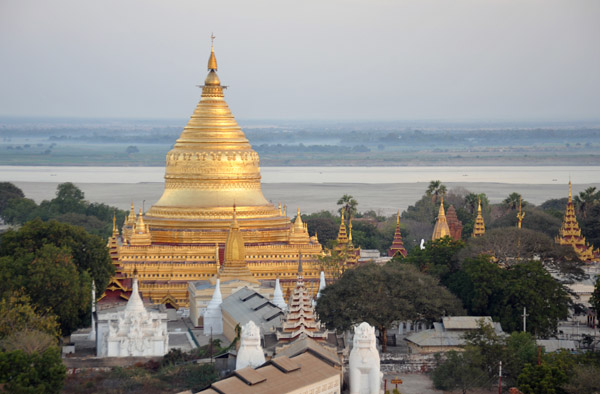 Amazing view of the golden pagoda of Shwezigon from the balloon