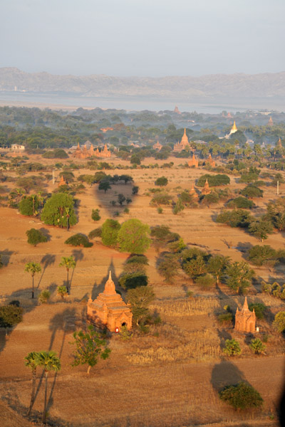 Balloon Shadow, Bagan