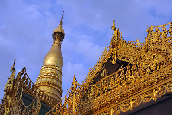The crown of the main stupa is encrusted with precious stones