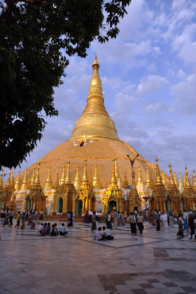 Shwedagon Paya, late afternoon