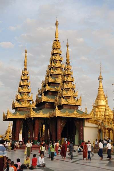 Northern Adoration Hall, Shwedagon Paya