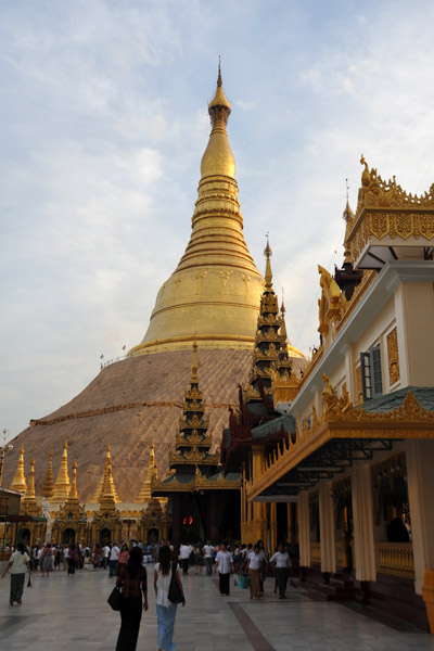 View from the northern entrance, Shwedagon Paya
