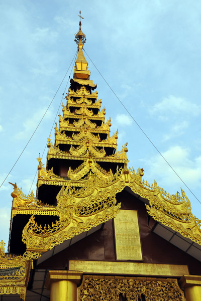 Shwedagon Paya, Pyat-that, multi-roofed pavilion