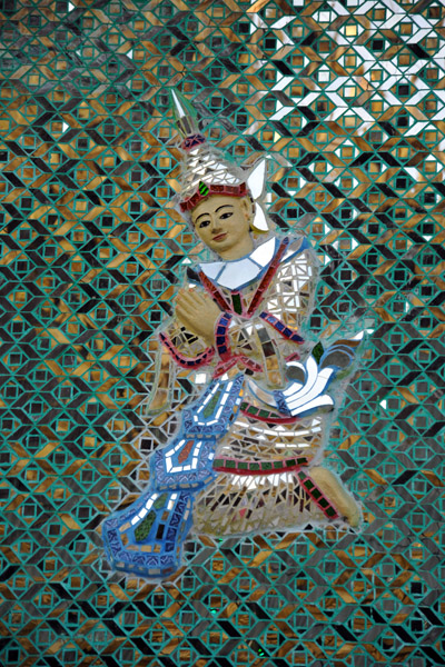 Nat made of colored mirrors, Shwedagon Paya
