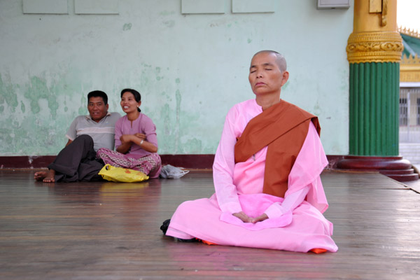 Buddhist nun meditating, Shewdagon Paya