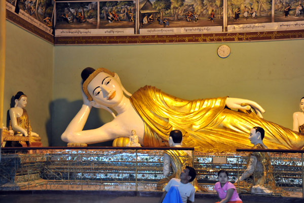 Large reclining Buddha, Shwedagon Paya